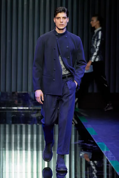 Look 29